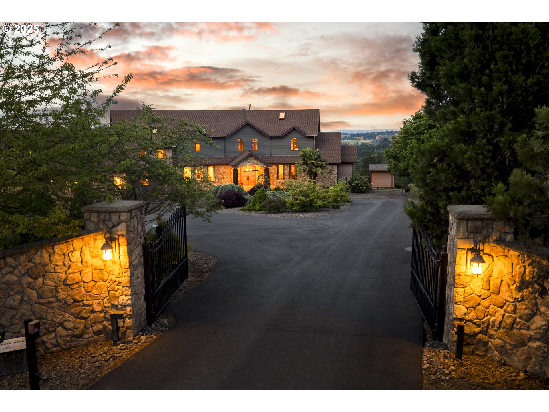 21250 Southwest Jaquith Road Newberg, OR 97132 - Photo 4 of 48 a view of a outdoor space