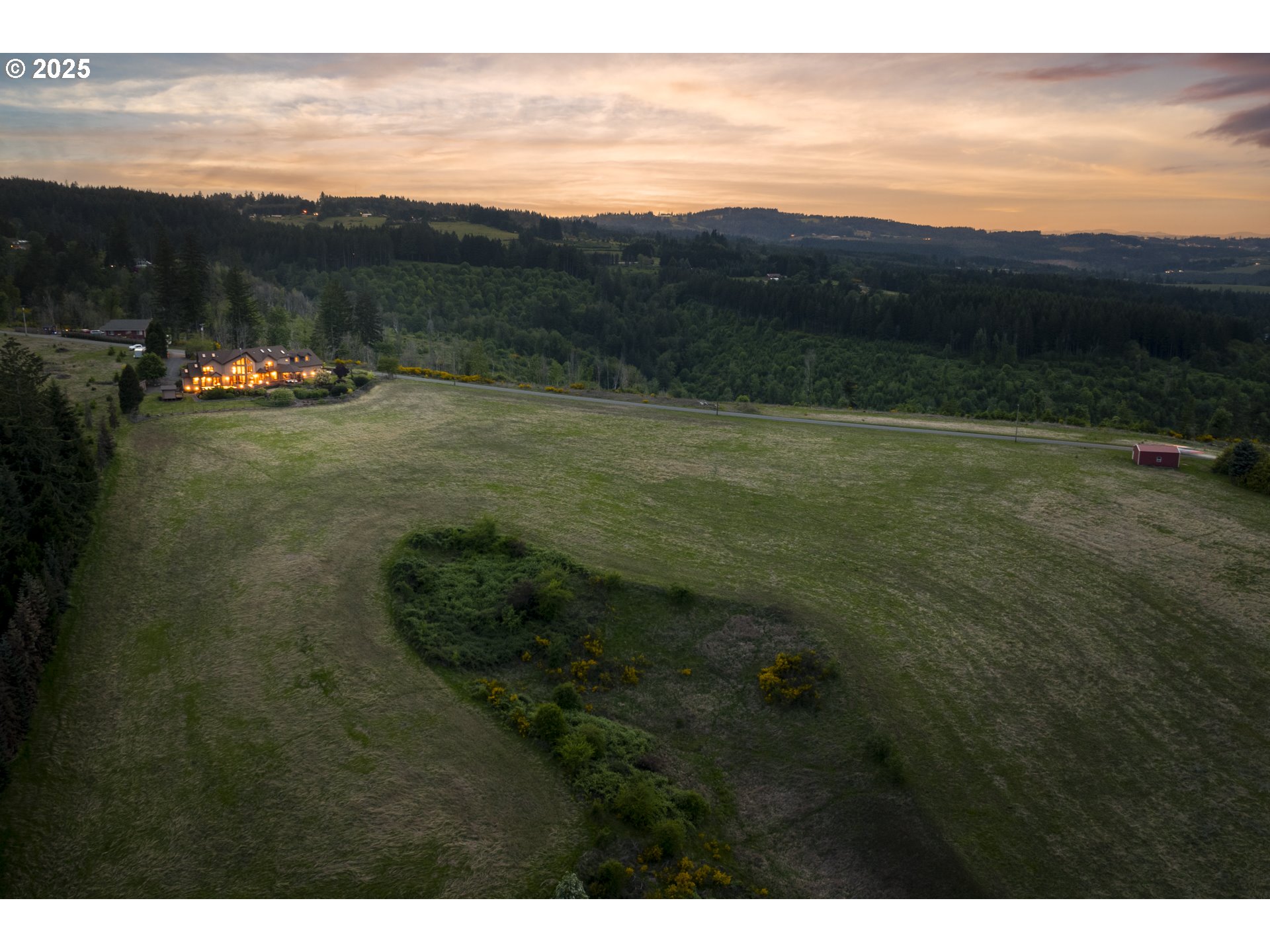21250 Southwest Jaquith Road Newberg, OR 97132 - Photo 47 of 48 a view of lake with mountain