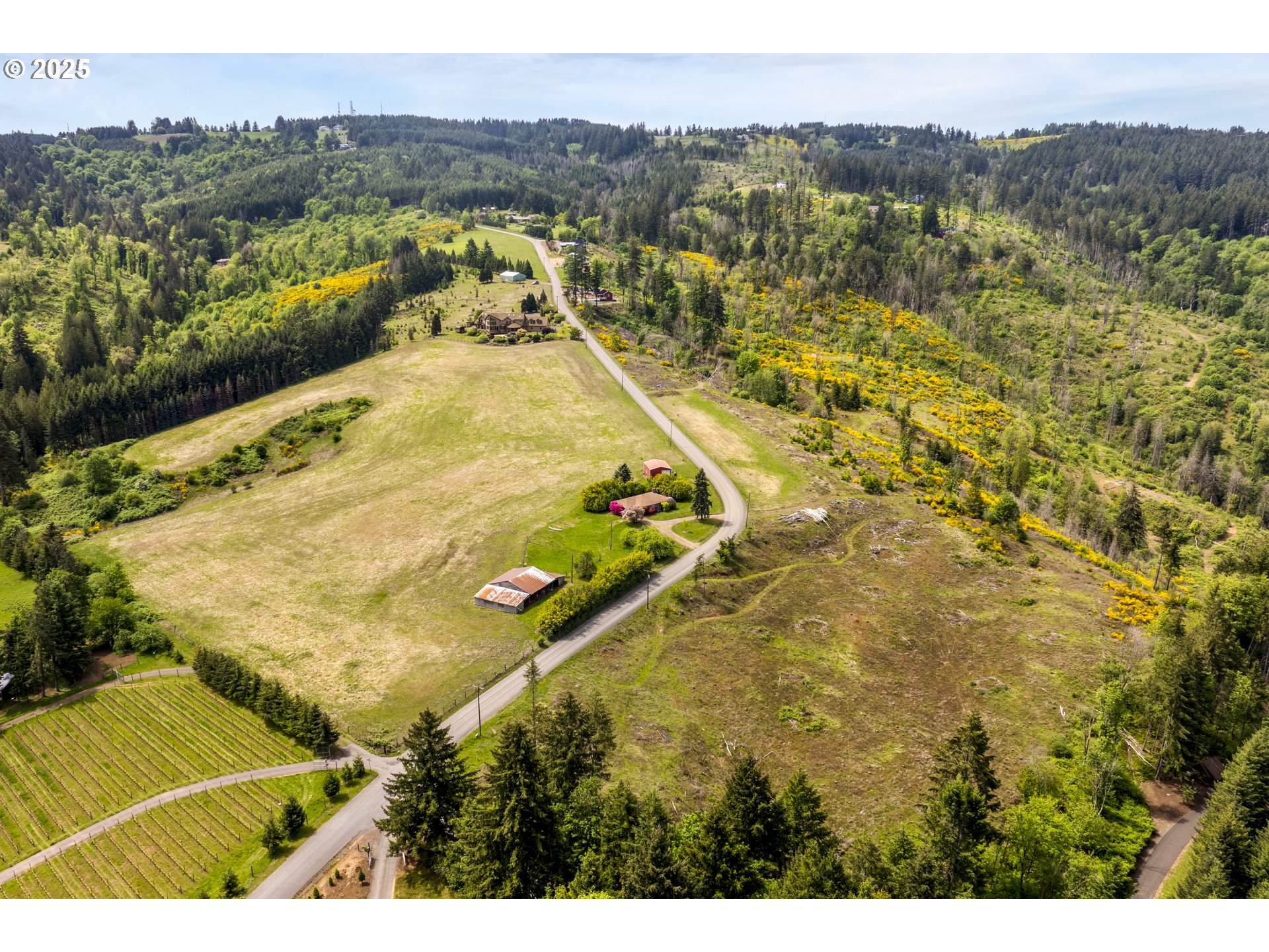 21250 Southwest Jaquith Road Newberg, OR 97132 - Photo 48 of 48 a view of residential houses with outdoor space and river