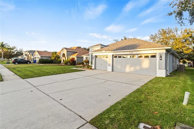 $489,990 | 742 Chamberlin Trail, St. Cloud, FL 34772