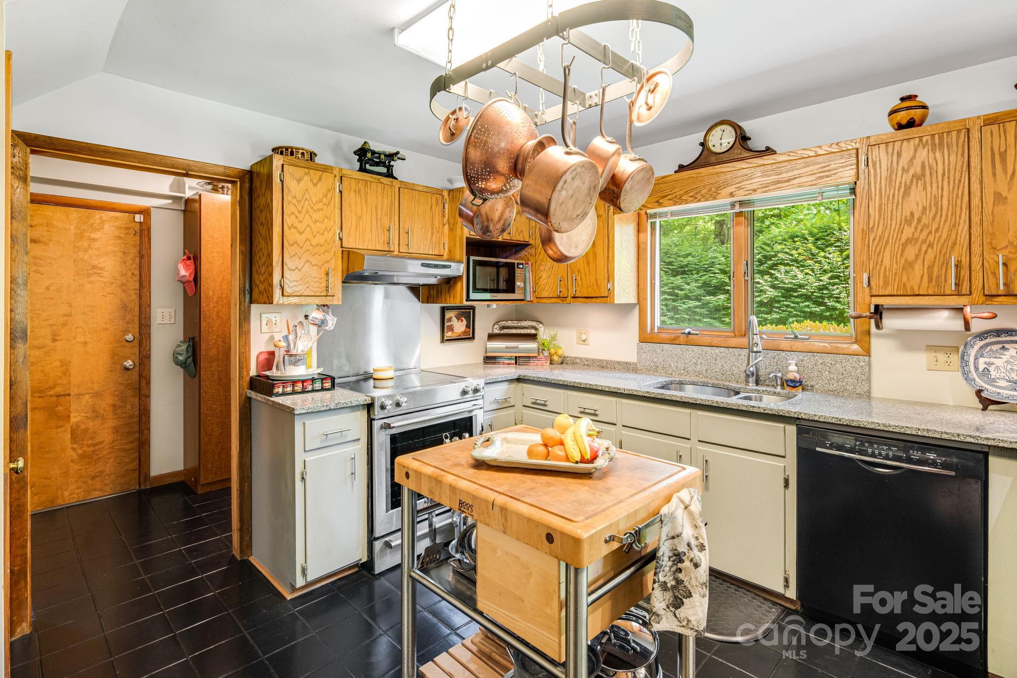 43 Amaroo Ridge Sylva, NC 28779 - Photo 11 of 35 Gallery Image 11