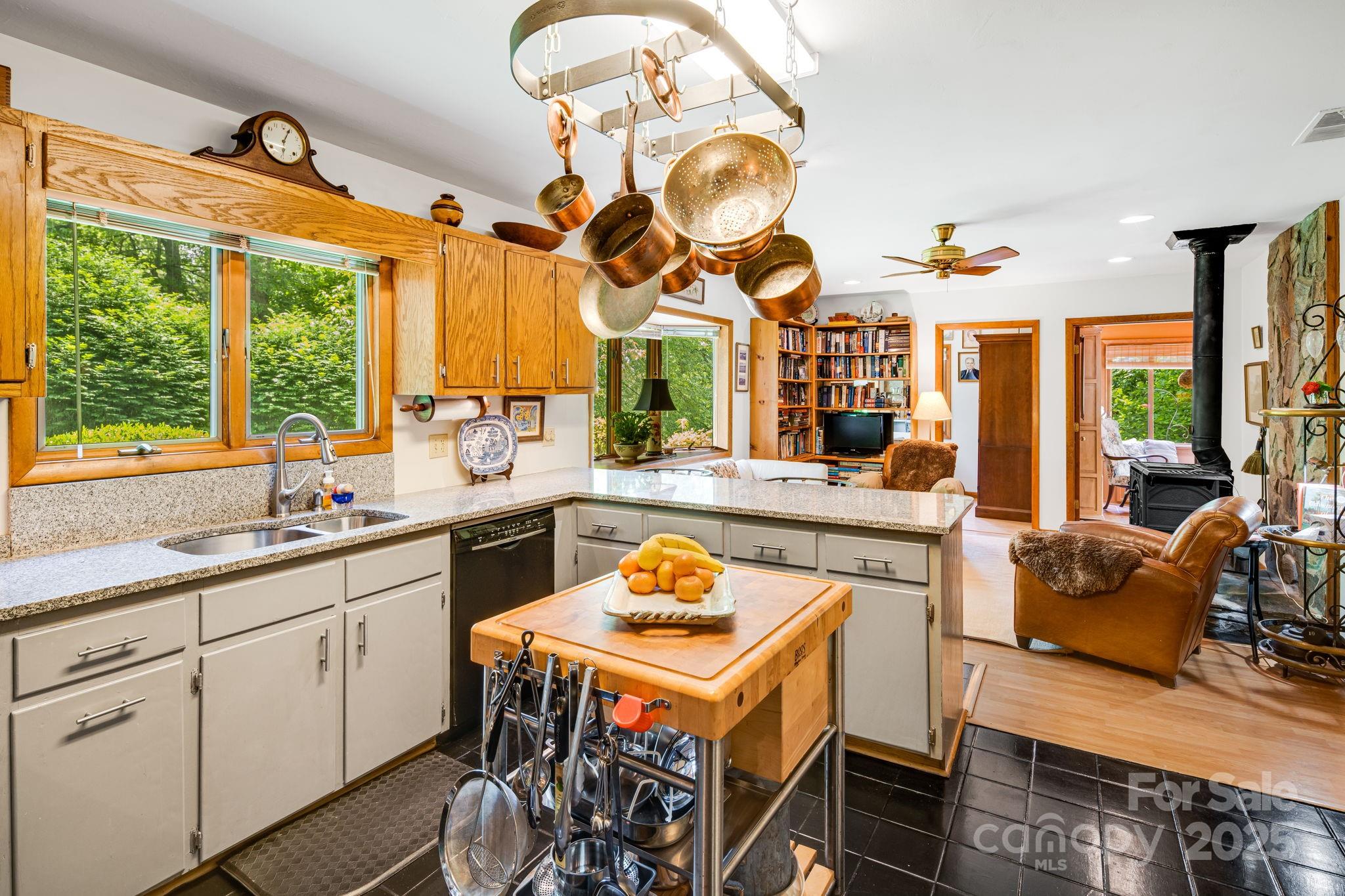 43 Amaroo Ridge Sylva, NC 28779 - Photo 12 of 35 Gallery Image 12