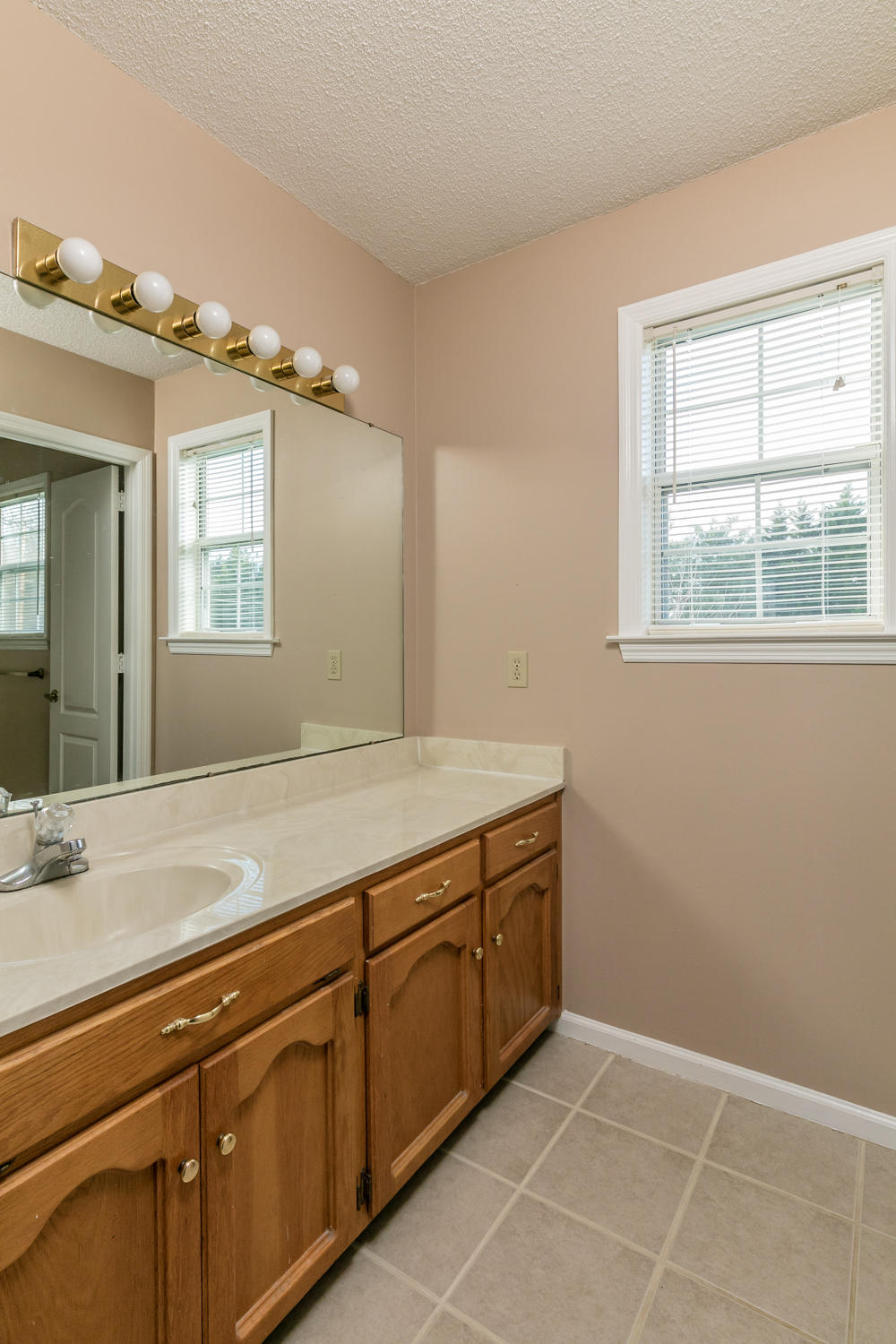 2511 Standifer Oaks Road Chattanooga, TN 37421 - Photo 13 of 18 2511_Standifer_Oaks_Dr_022