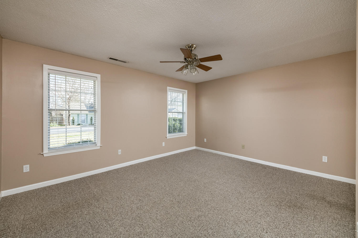2511 Standifer Oaks Road Chattanooga, TN 37421 - Photo 9 of 18 2511_Standifer_Oaks_Dr_017