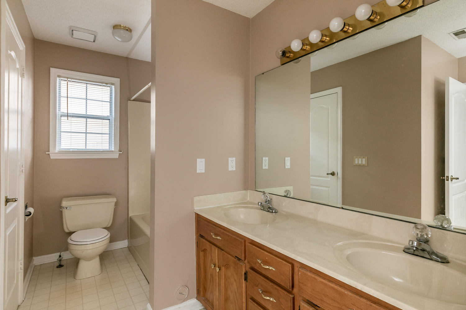 2511 Standifer Oaks Road Chattanooga, TN 37421 - Photo 10 of 18 2511_Standifer_Oaks_Dr_019