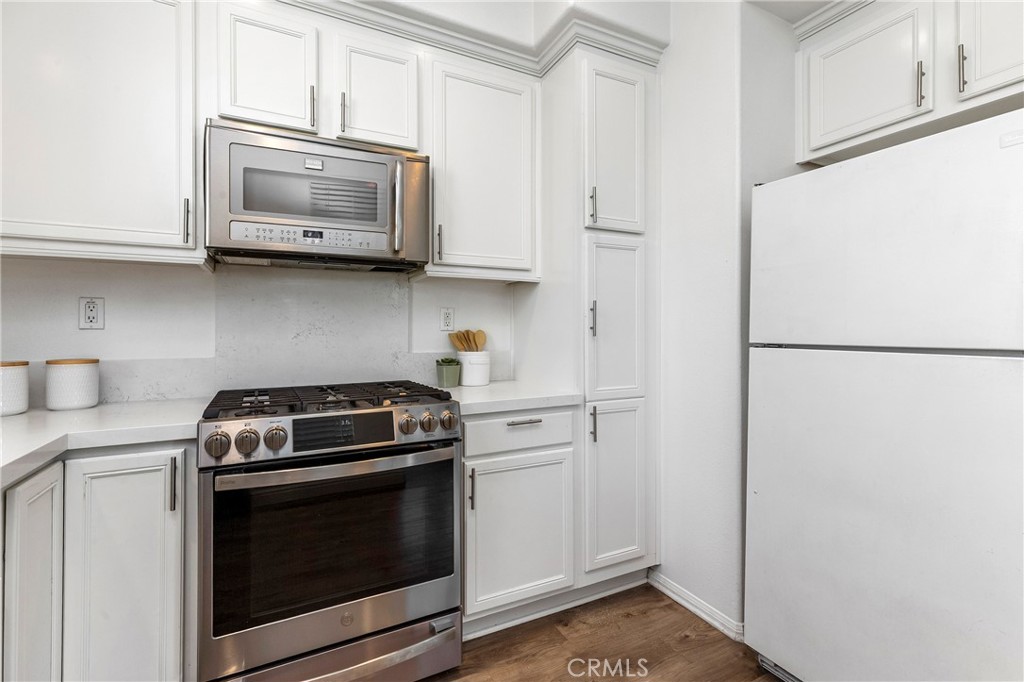 62 Hinterland Way Ladera Ranch, CA 92694 - Photo 10 of 36 Kitchen