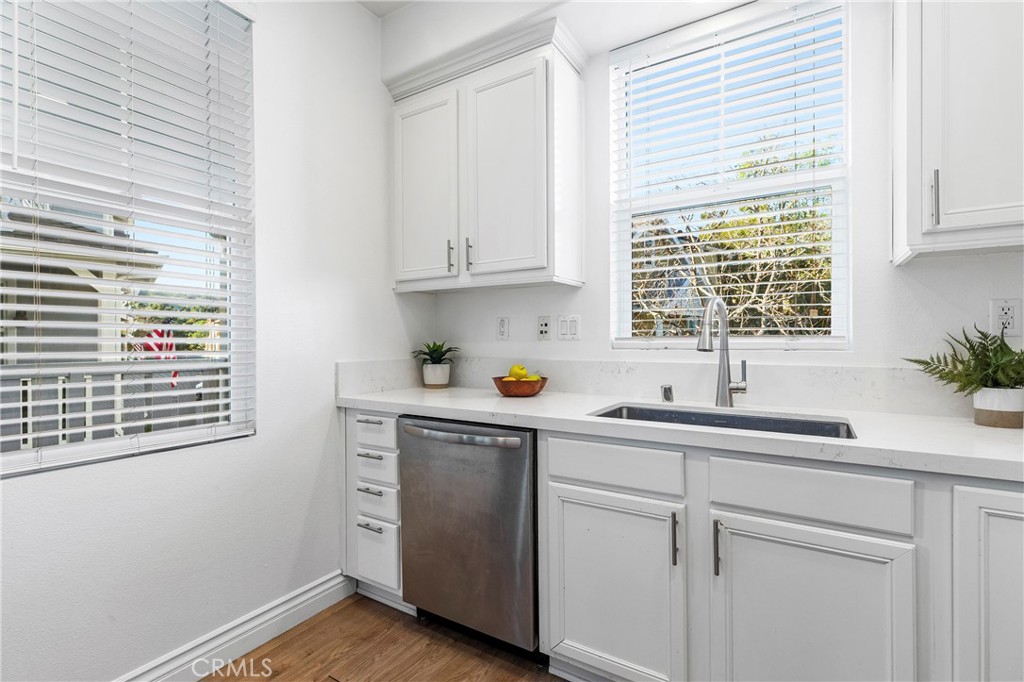 62 Hinterland Way Ladera Ranch, CA 92694 - Photo 11 of 36 Kitchen