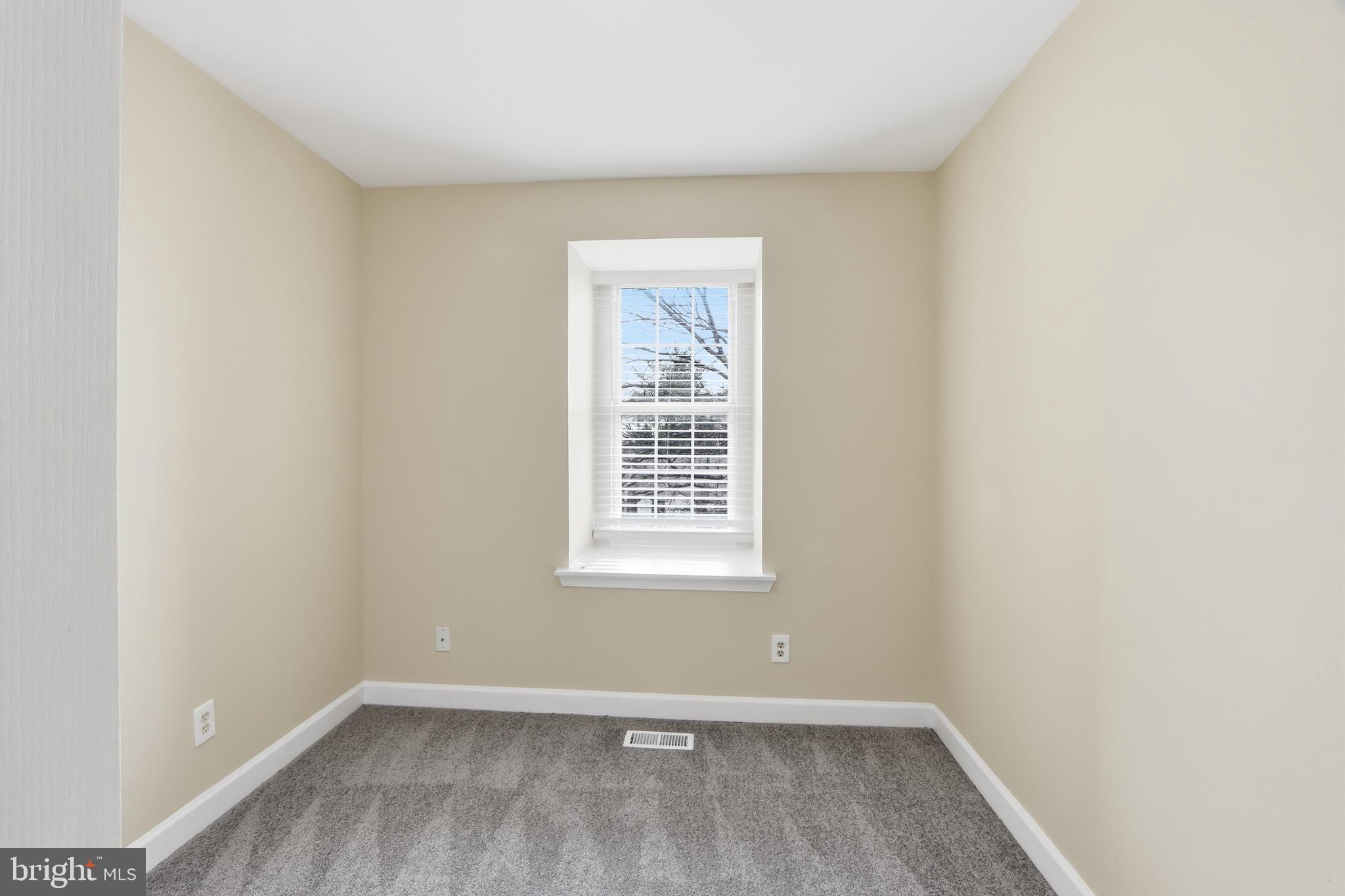 4009 Chesterwood Drive, Unit 4009 Silver Spring, MD 20906 - Photo 5 of 32