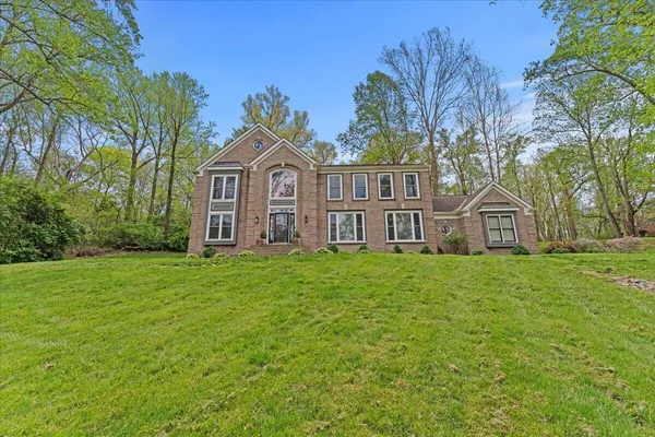$580,000 | 12 Harry Reinert Drive, Melbourne, KY 41059