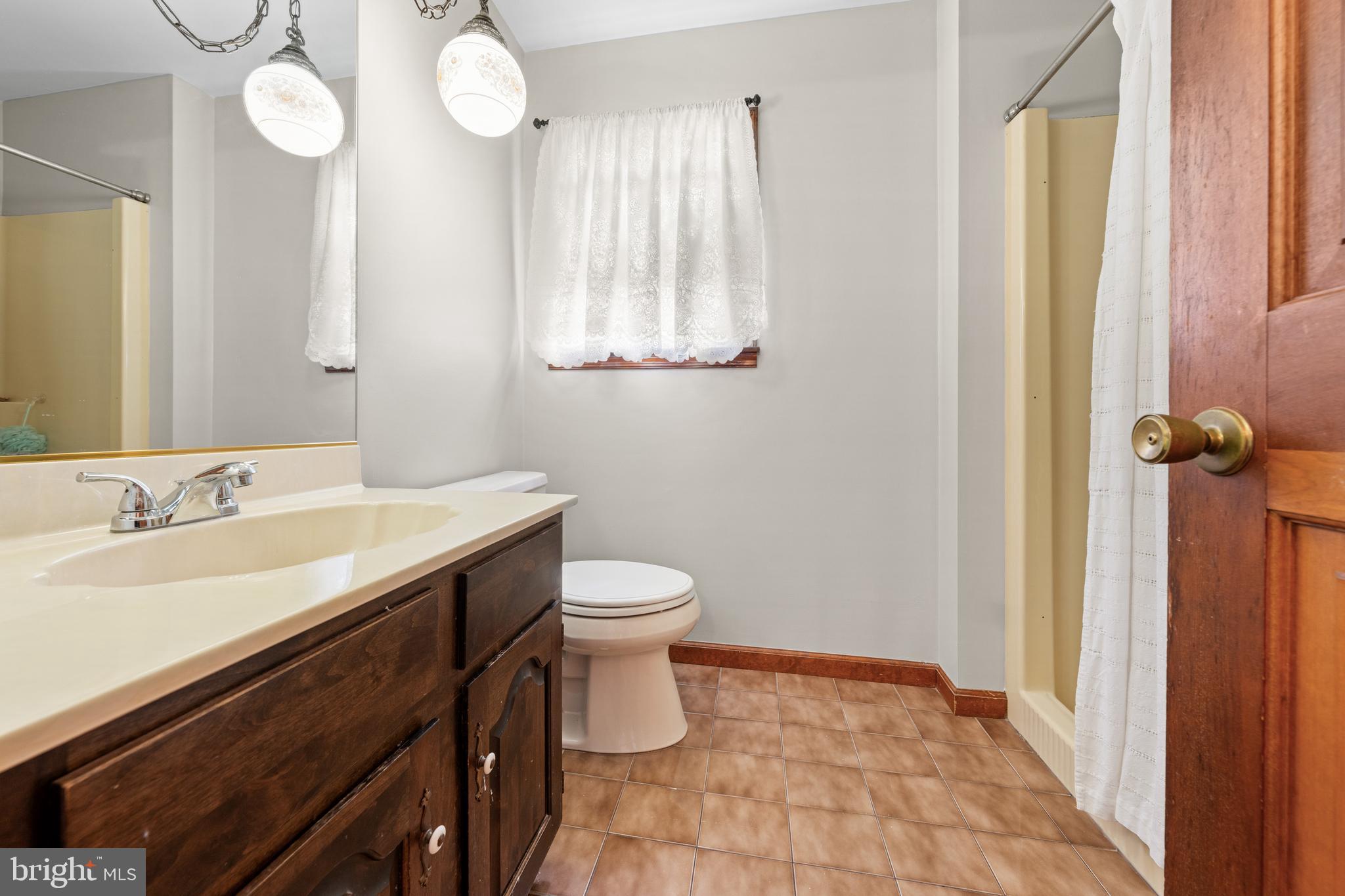 947 Tamenend Road Bath, PA 18014 - Photo 27 of 61
