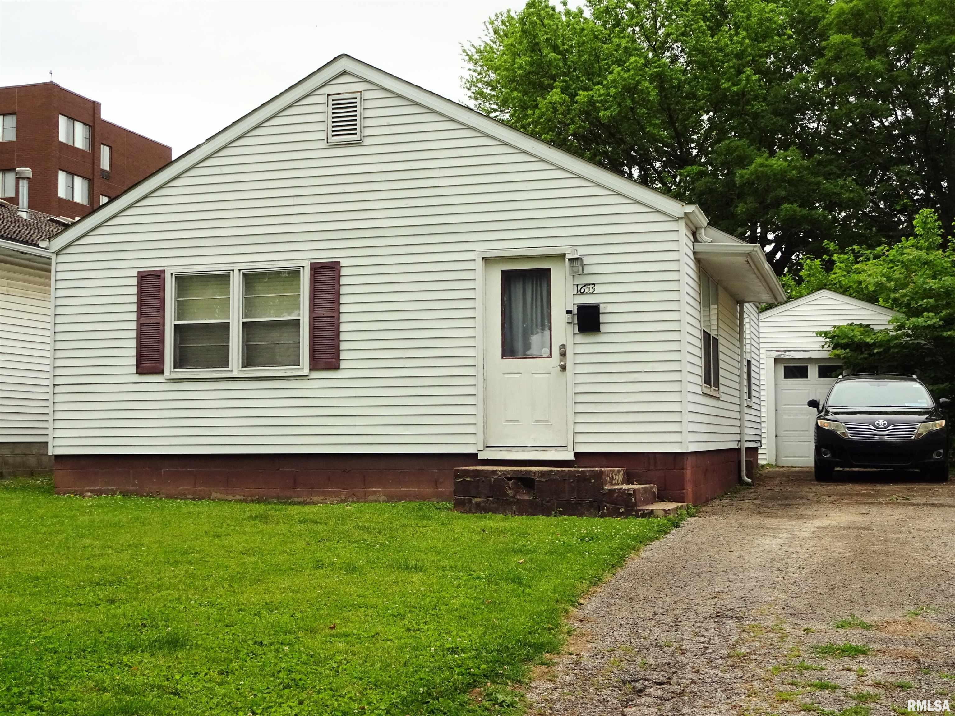 1653 West Adams Street Springfield, IL 62704 - Photo 13 of 16 Gallery Image 13
