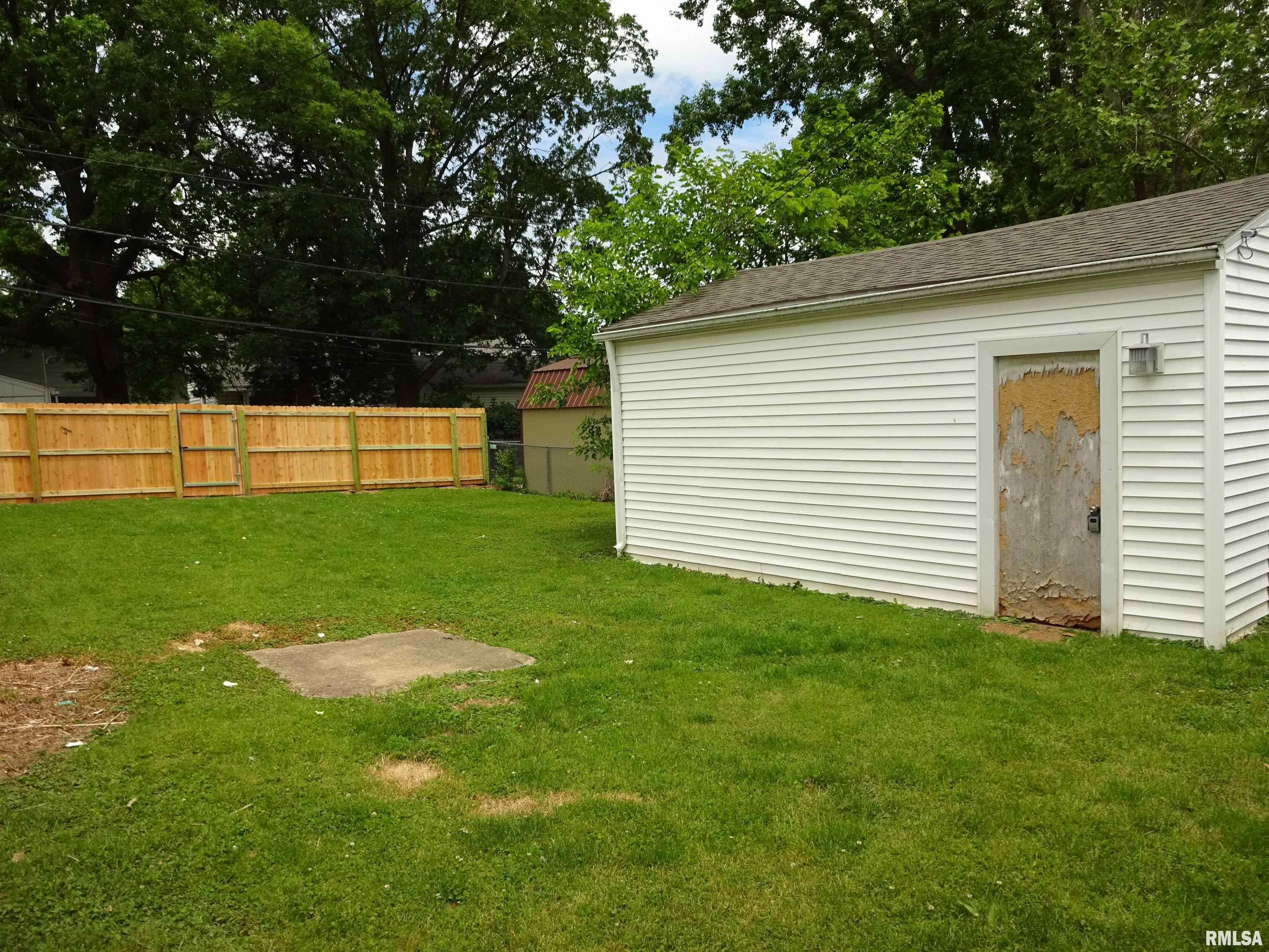1653 West Adams Street Springfield, IL 62704 - Photo 15 of 16 Gallery Image 15