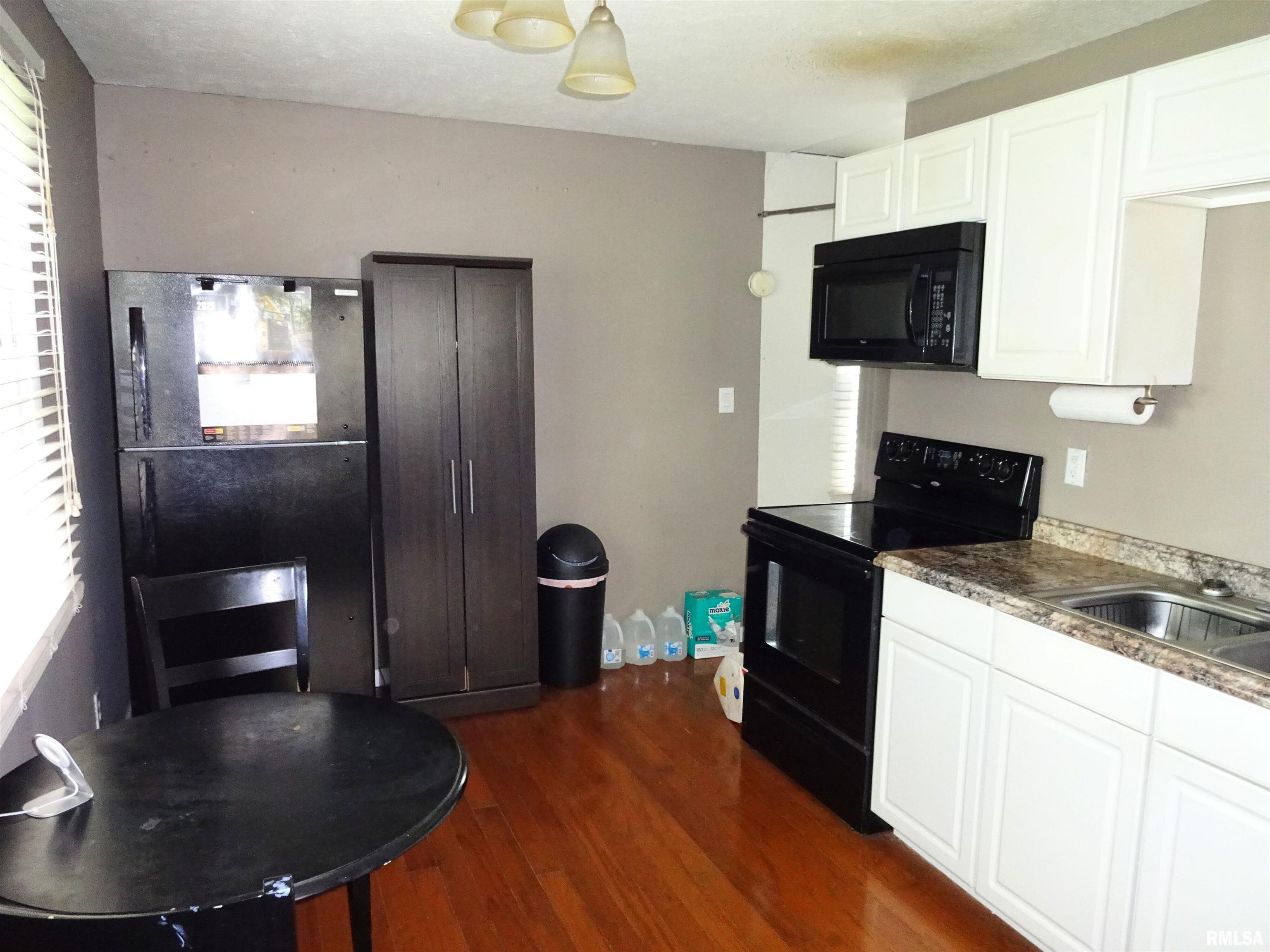 1653 West Adams Street Springfield, IL 62704 - Photo 5 of 16 Gallery Image 5