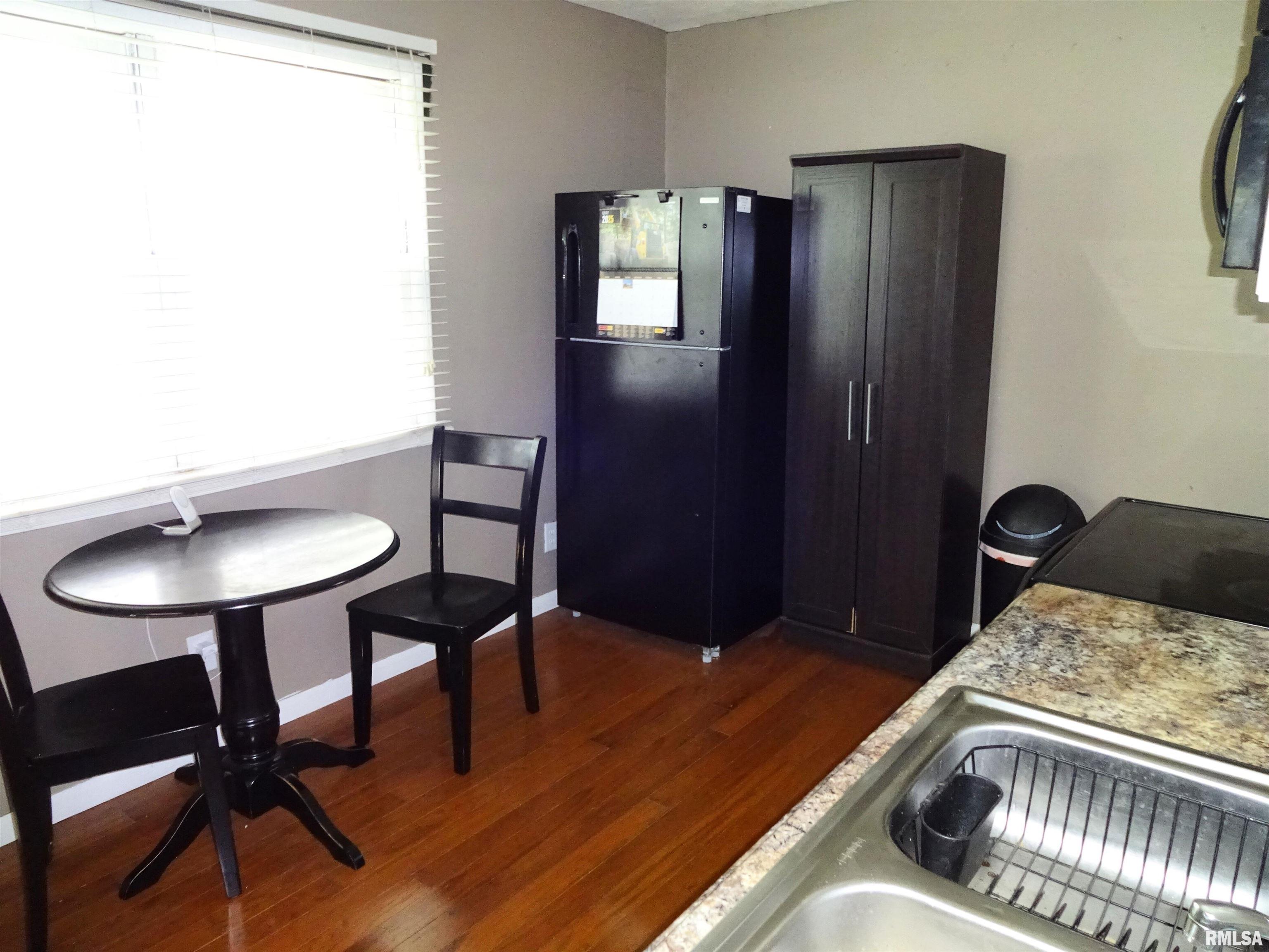 1653 West Adams Street Springfield, IL 62704 - Photo 6 of 16 Gallery Image 6