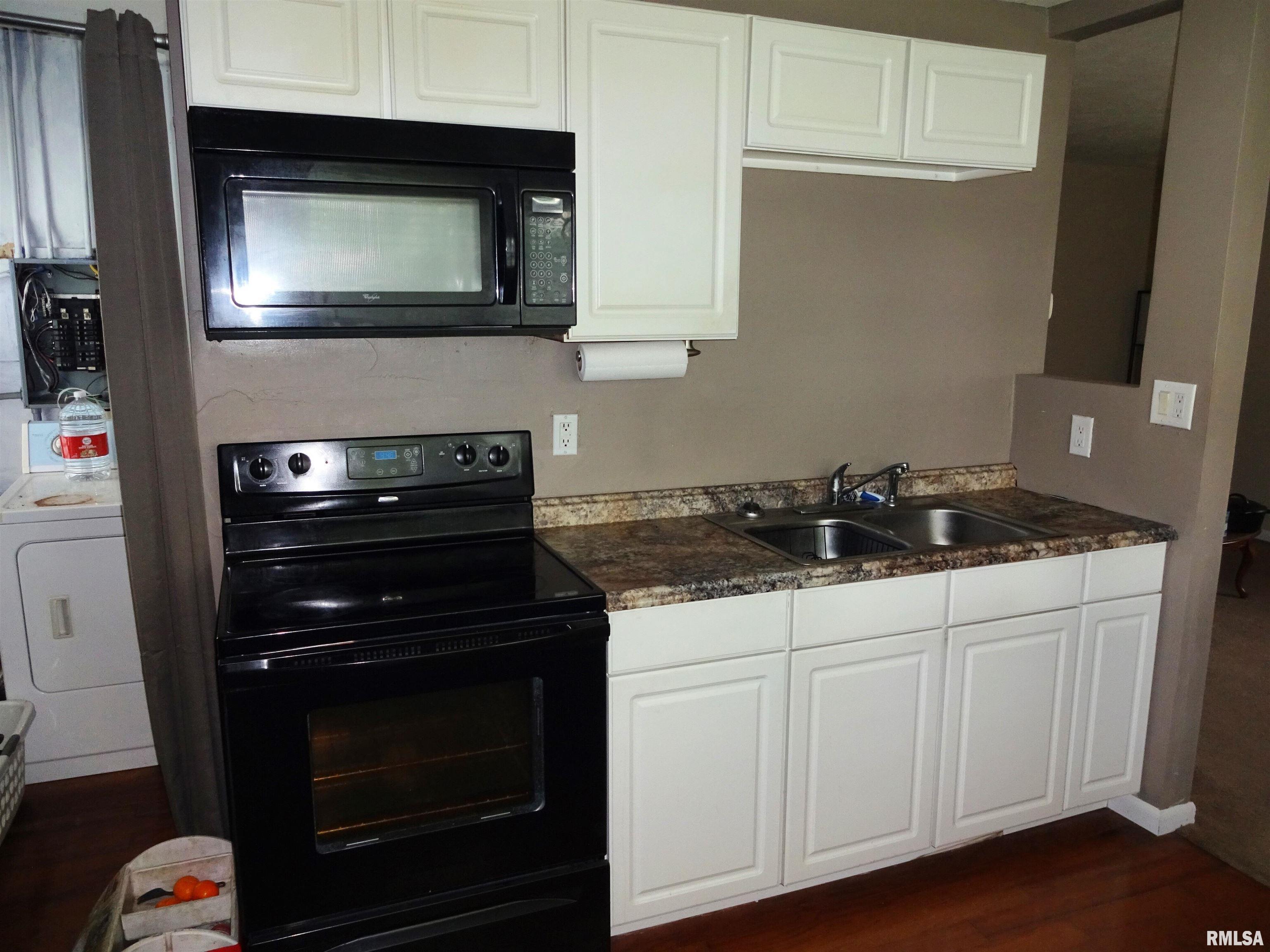 1653 West Adams Street Springfield, IL 62704 - Photo 7 of 16 Gallery Image 7