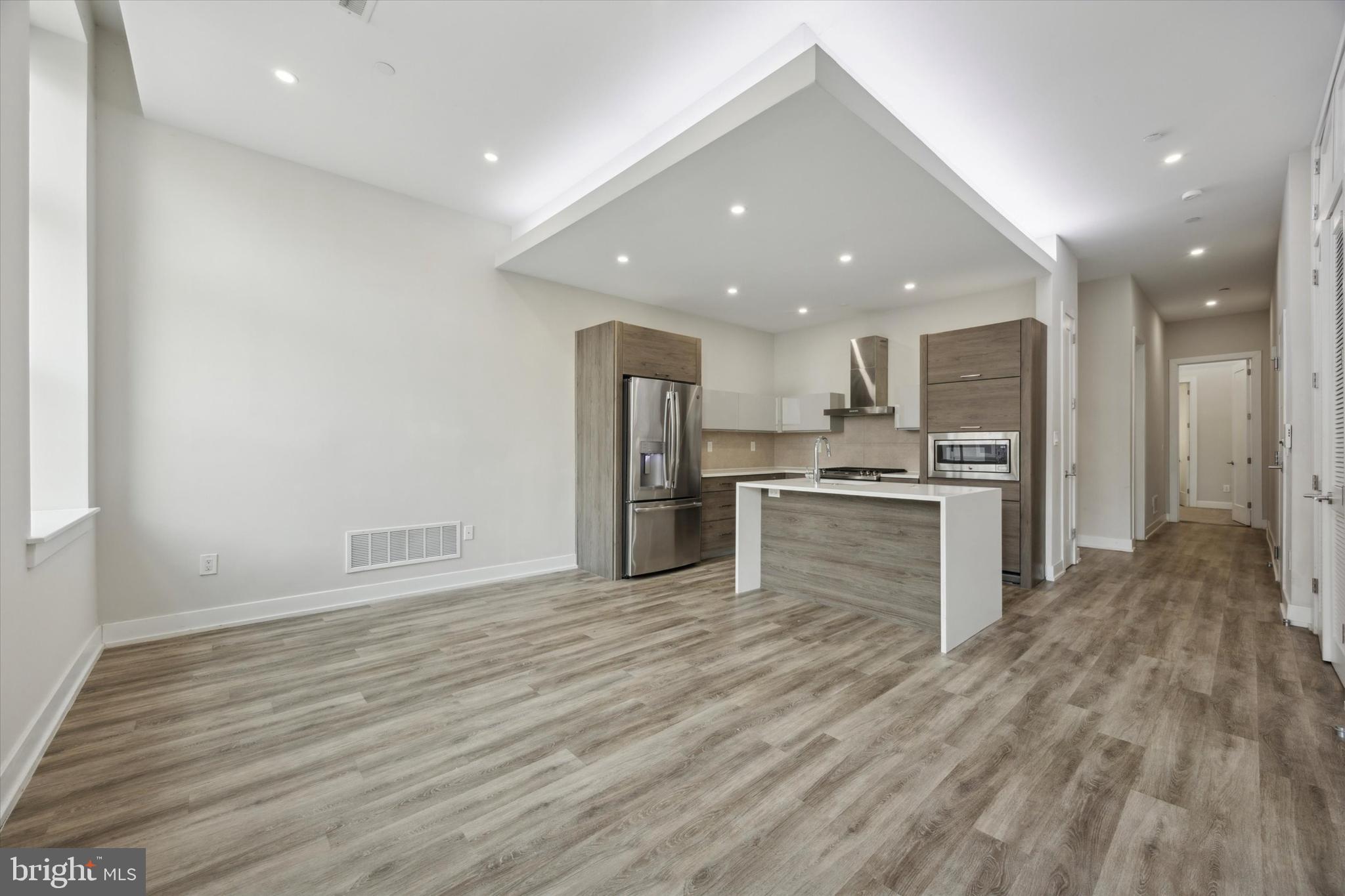 802 Sansom Street, Unit 403 Philadelphia, PA 19107 - Photo 5 of 15