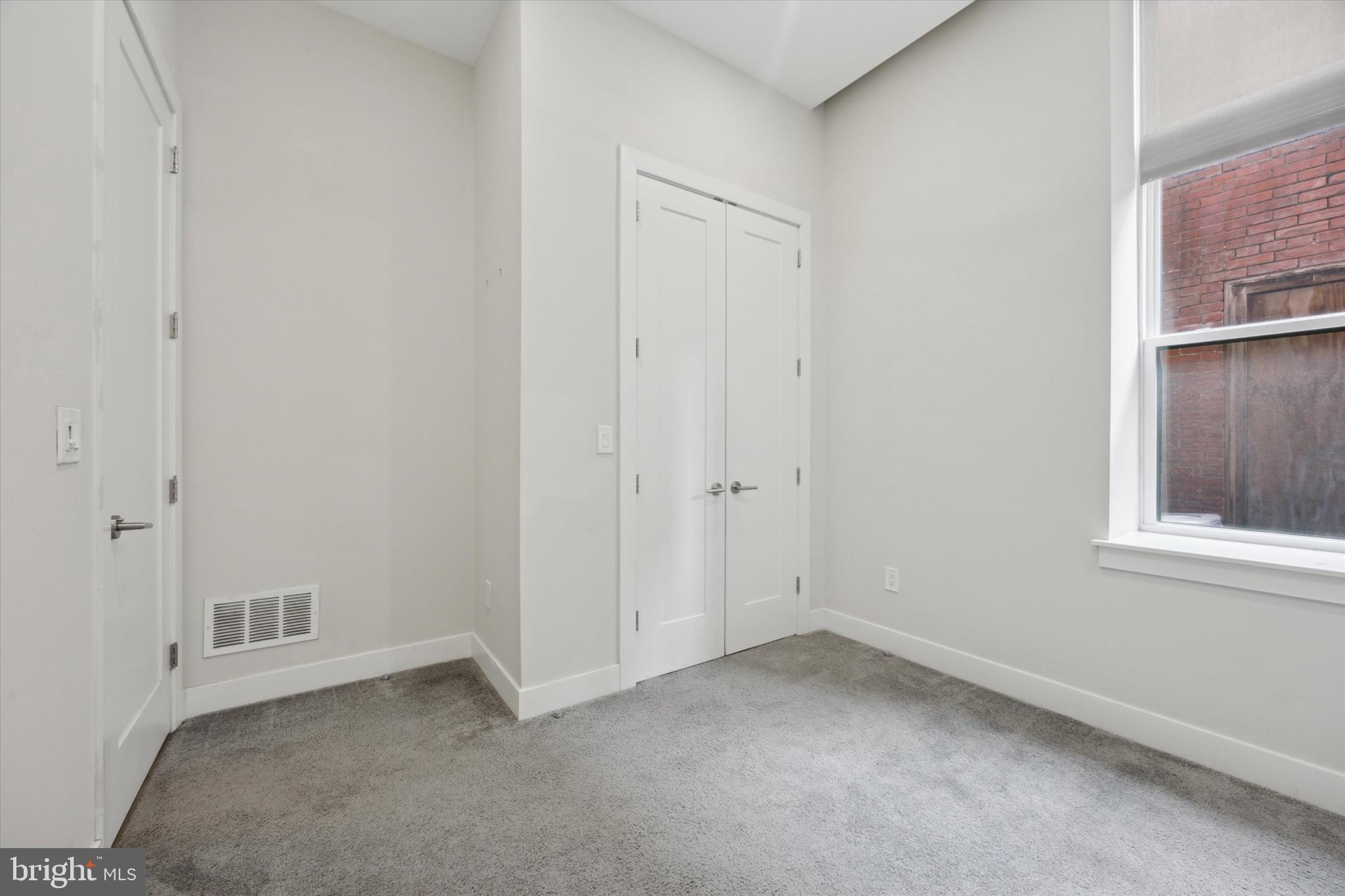 802 Sansom Street, Unit 403 Philadelphia, PA 19107 - Photo 9 of 15