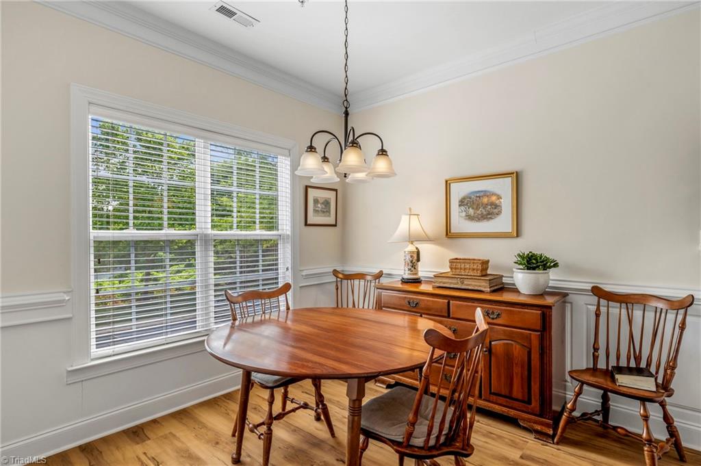 524 College Road, Unit 207 Greensboro, NC 27410 - Photo 8 of 31 Dining Room