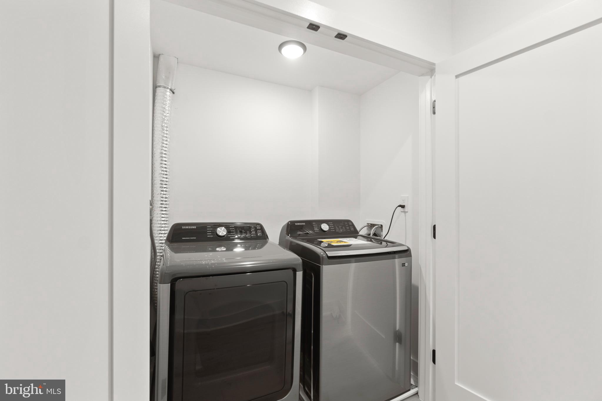 829 Decatur Street Northwest Washington, DC 20011 - Photo 18 of 42 Full washer & dryer on this level