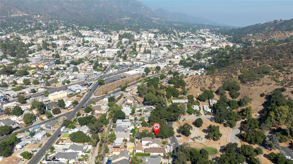 7553 McGroarty Street Tujunga, CA 91042 - Photo 37 of 38 a city view with lot of plants and trees