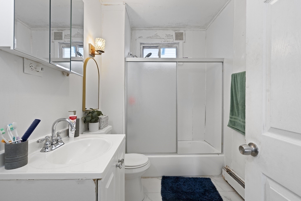 95 Myrtle Street Lawrence, MA 01841 - Photo 10 of 23