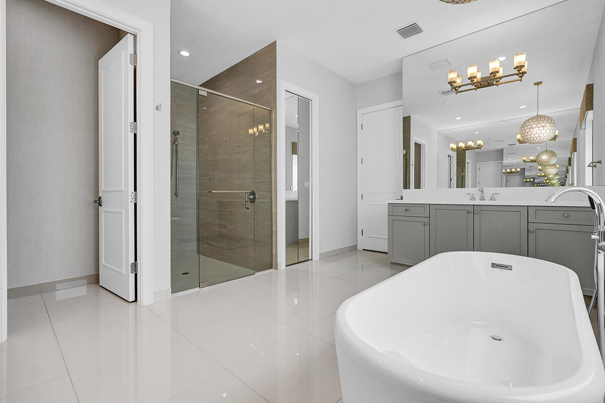 9046 Chauvet Way Boca Raton, FL 33496 - Photo 15 of 39 Primary Bathroom