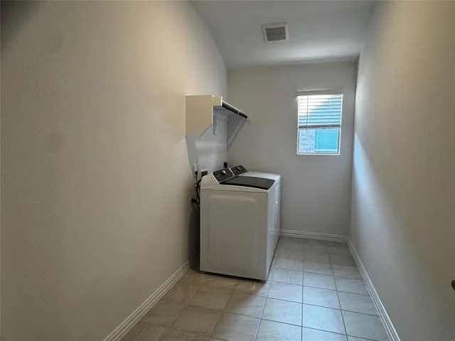 $2,400 | 1362 Los Olmos Lane, Crandall, TX 75114