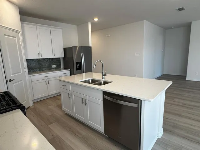 $2,400 | 1362 Los Olmos Lane, Crandall, TX 75114