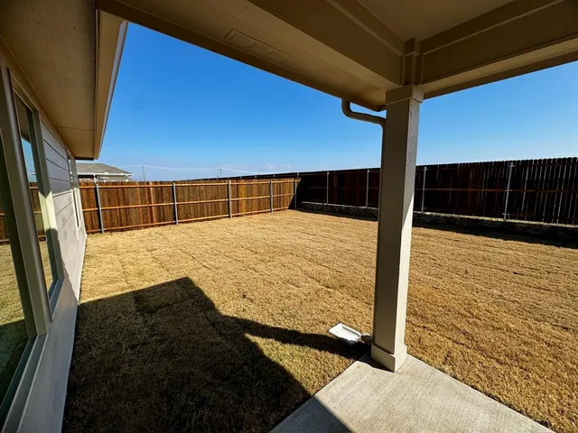 $2,400 | 1362 Los Olmos Lane, Crandall, TX 75114