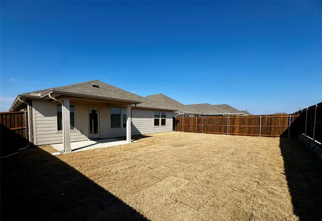 $2,400 | 1362 Los Olmos Lane, Crandall, TX 75114