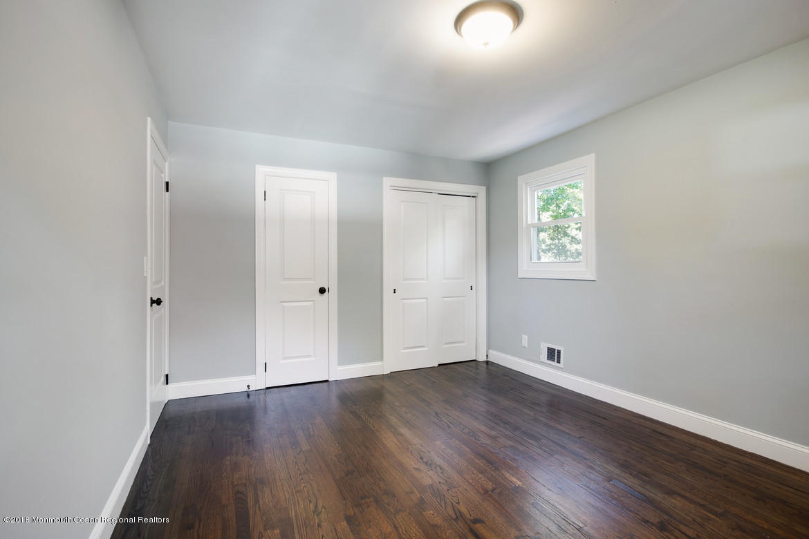 494 Toms River Road Jackson, NJ 08527 - Photo 15 of 32 25Master_Bedroom
