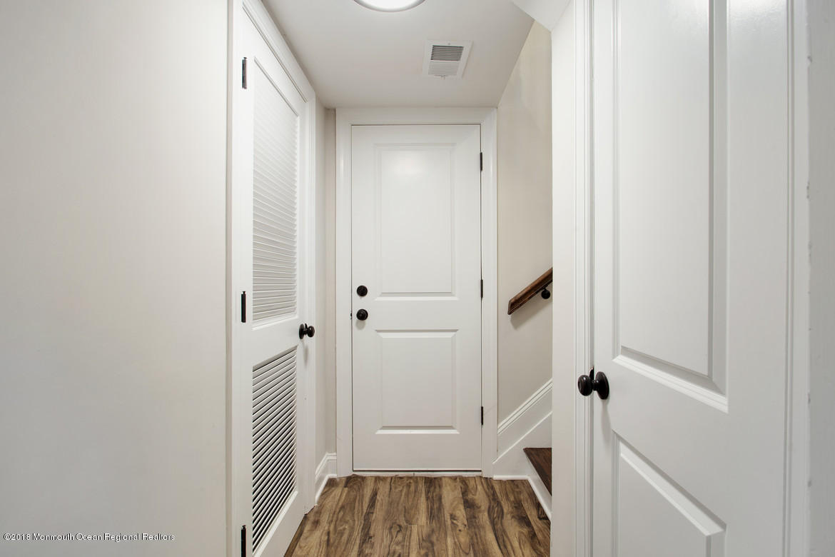 494 Toms River Road Jackson, NJ 08527 - Photo 18 of 32 05Foyer