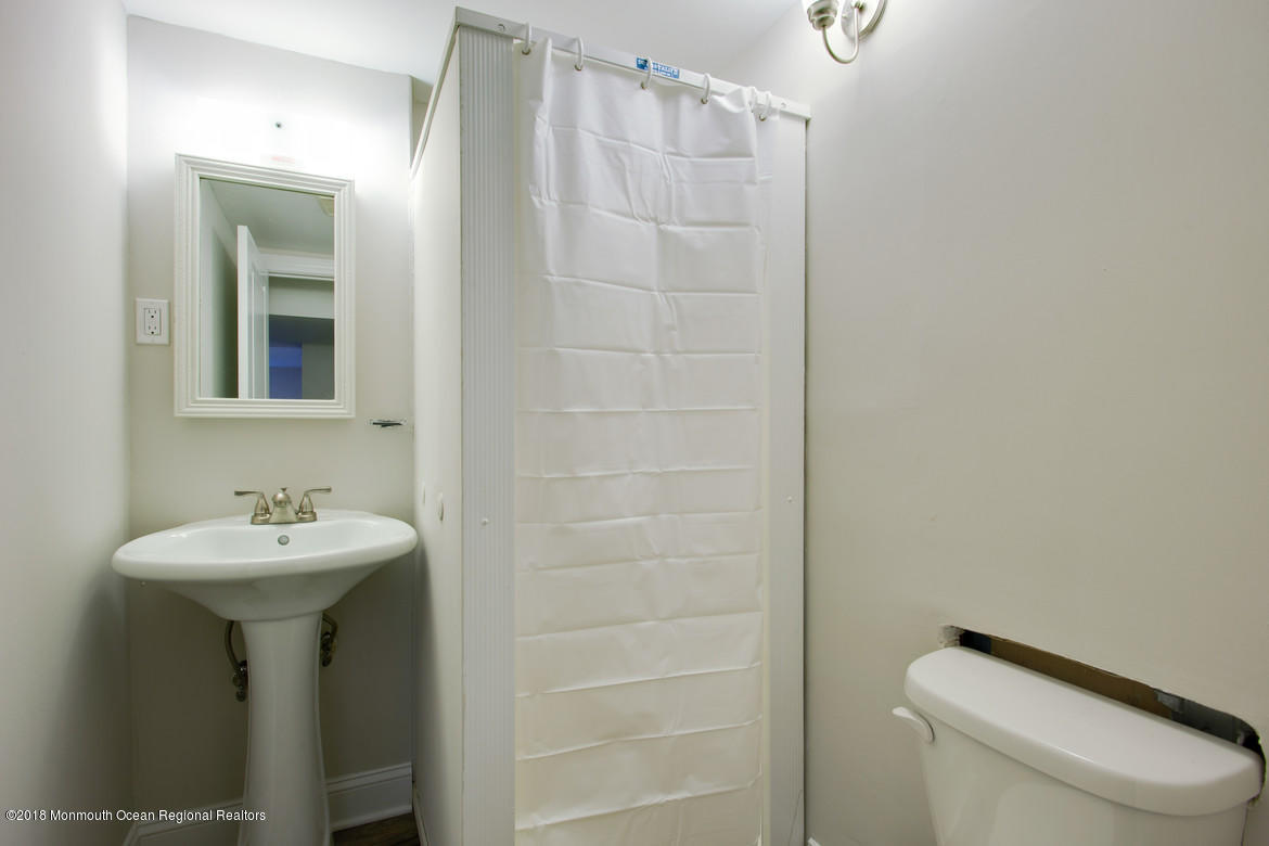 494 Toms River Road Jackson, NJ 08527 - Photo 23 of 32 32Bathroom