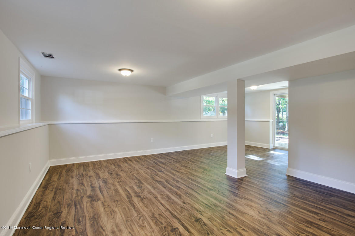 494 Toms River Road Jackson, NJ 08527 - Photo 24 of 32 19Family_Room