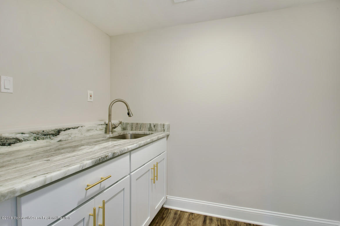 494 Toms River Road Jackson, NJ 08527 - Photo 28 of 32 16Kitchen