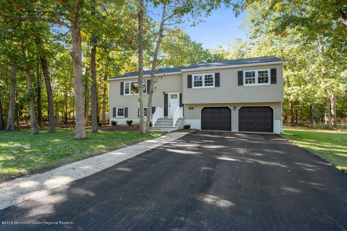 04Front_Exterior