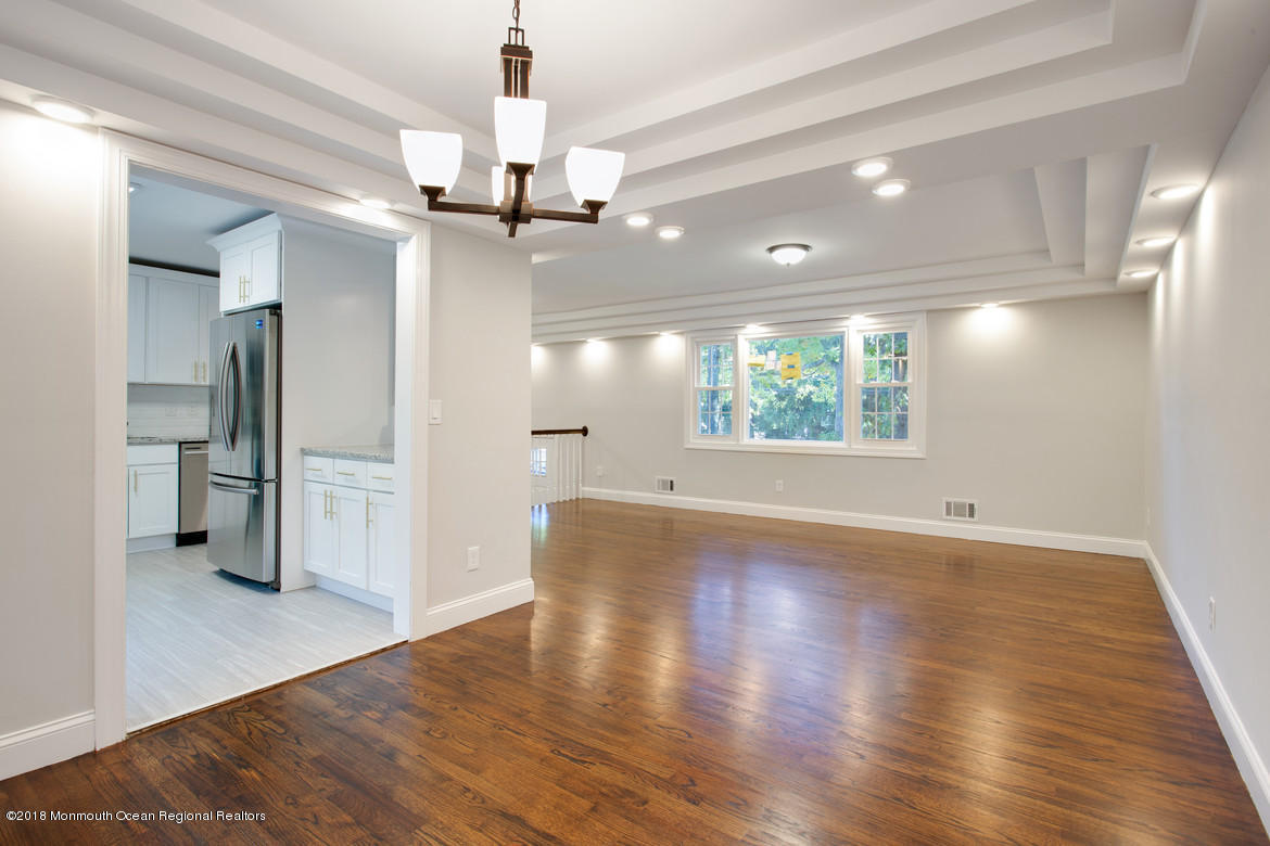 494 Toms River Road Jackson, NJ 08527 - Photo 9 of 32 10Living_Room