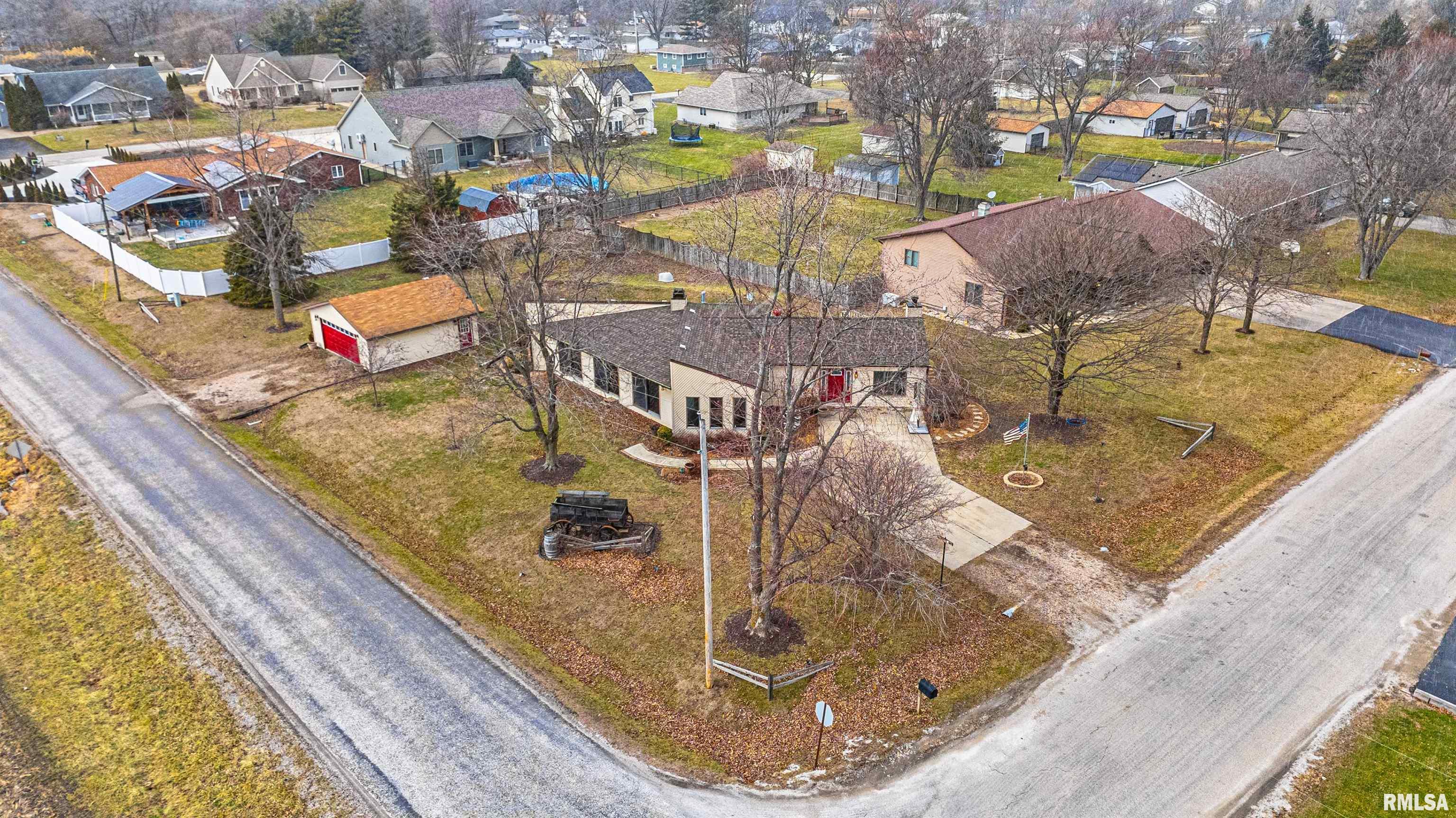 12 Pheasant Road Lincoln, IL 62656 - Photo 1 of 36
