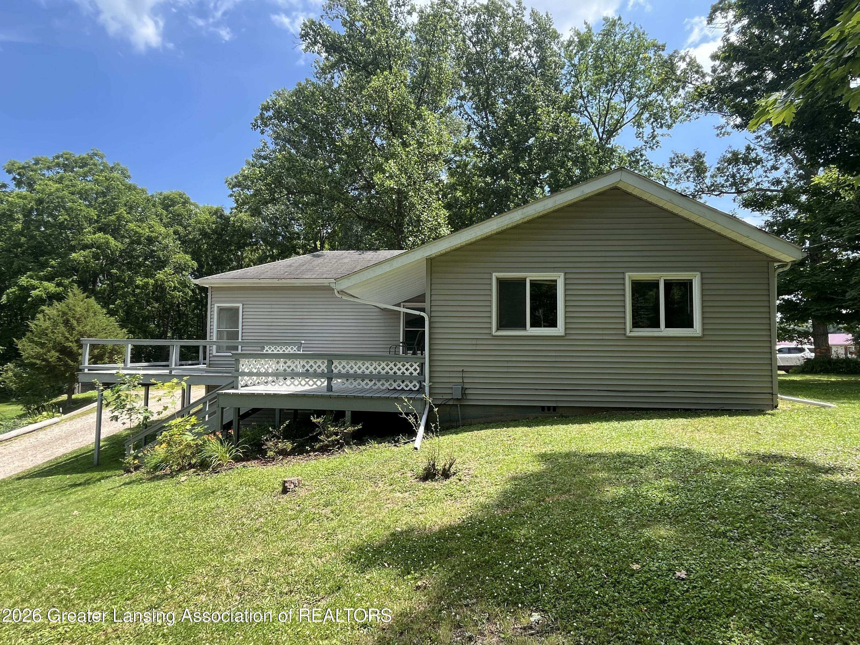 9961 Marshall Road Olivet, MI 49076 - Photo 3 of 36 IMG_1085