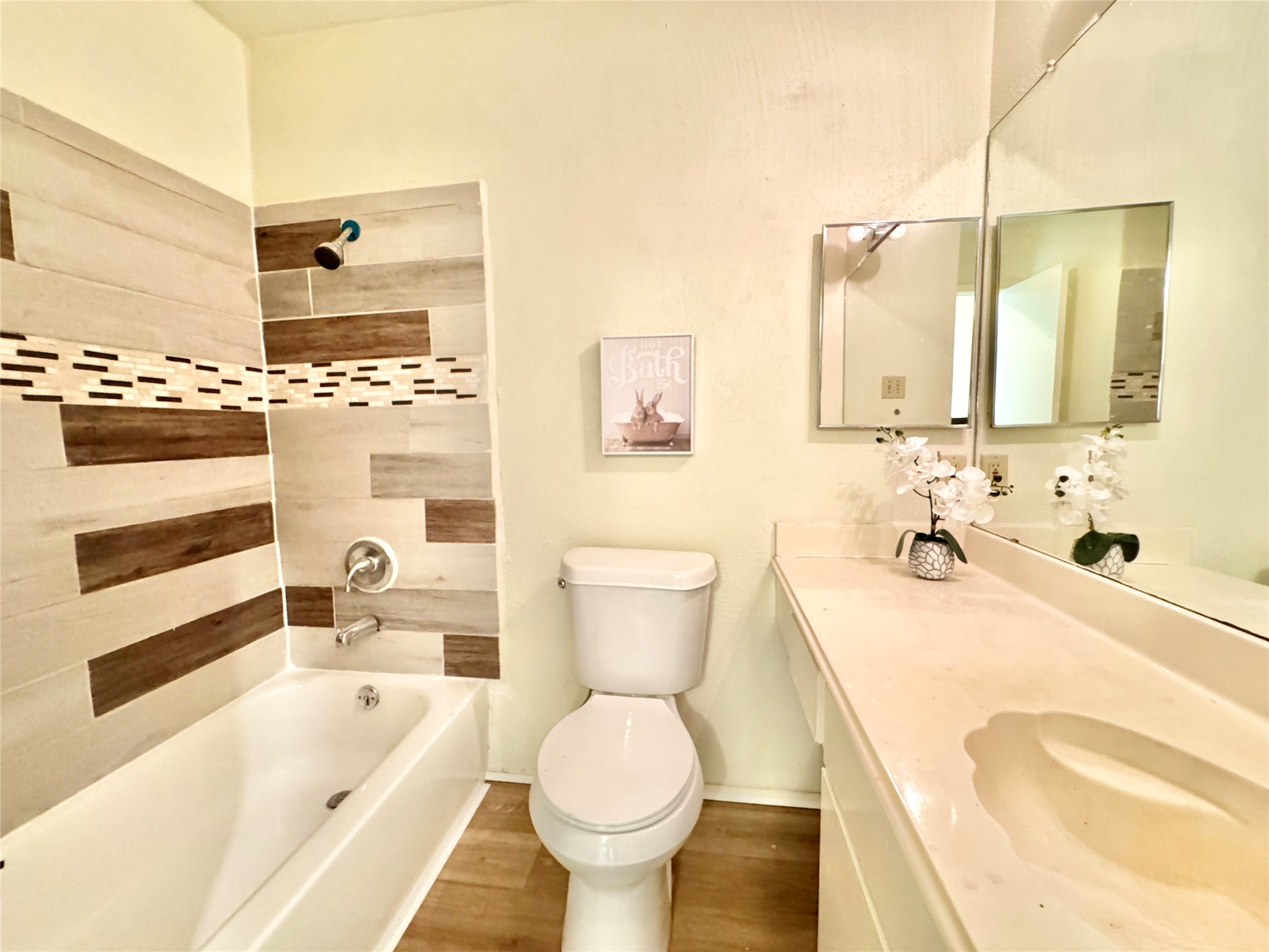 2002 Gentryside Drive, Unit 103 Houston, TX 77077 - Photo 12 of 20 Thoughtfully updated secondary bathroom up