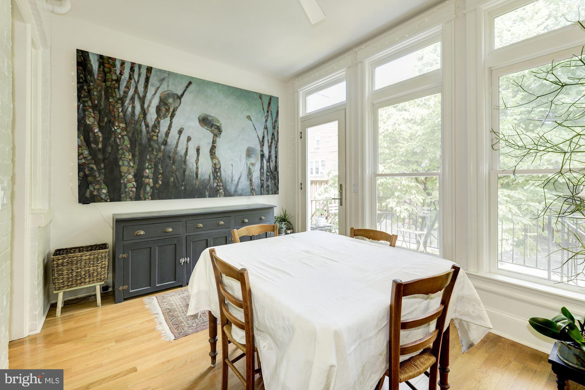2010 Klingle Road Northwest Washington, DC 20010 - Photo 15 of 30 Sunroom - breakfast area