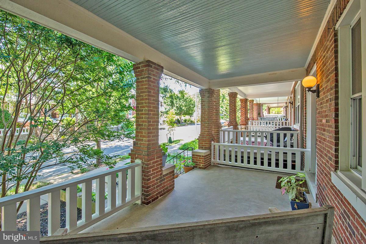 2010 Klingle Road Northwest Washington, DC 20010 - Photo 5 of 30 Front Porch