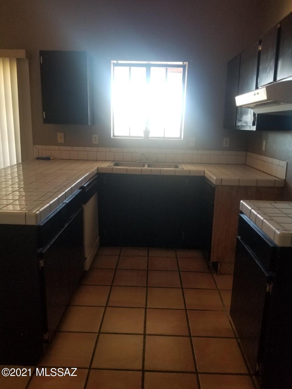 408 Moneda Court Rio Rico, AZ 85648 - Photo 7 of 15