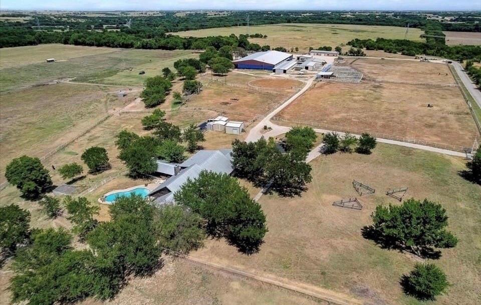 9494 Waide Road Sanger, TX 76266 - Photo 32 of 40 Gallery Image 32