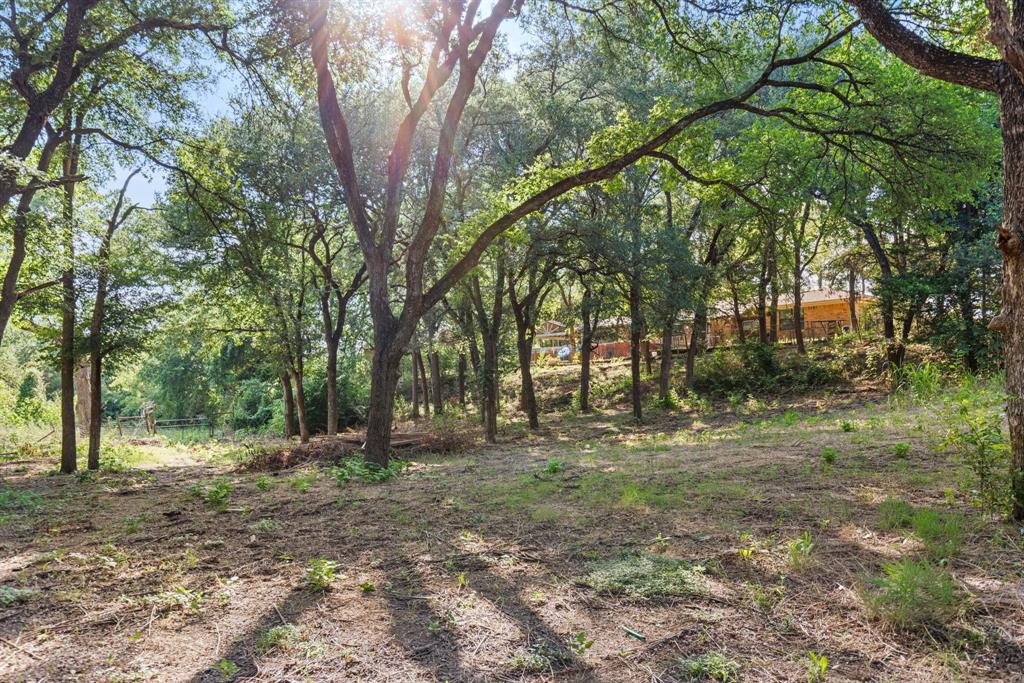 13539 Chapel Road Lorena, TX 76655 - Photo 5 of 37
