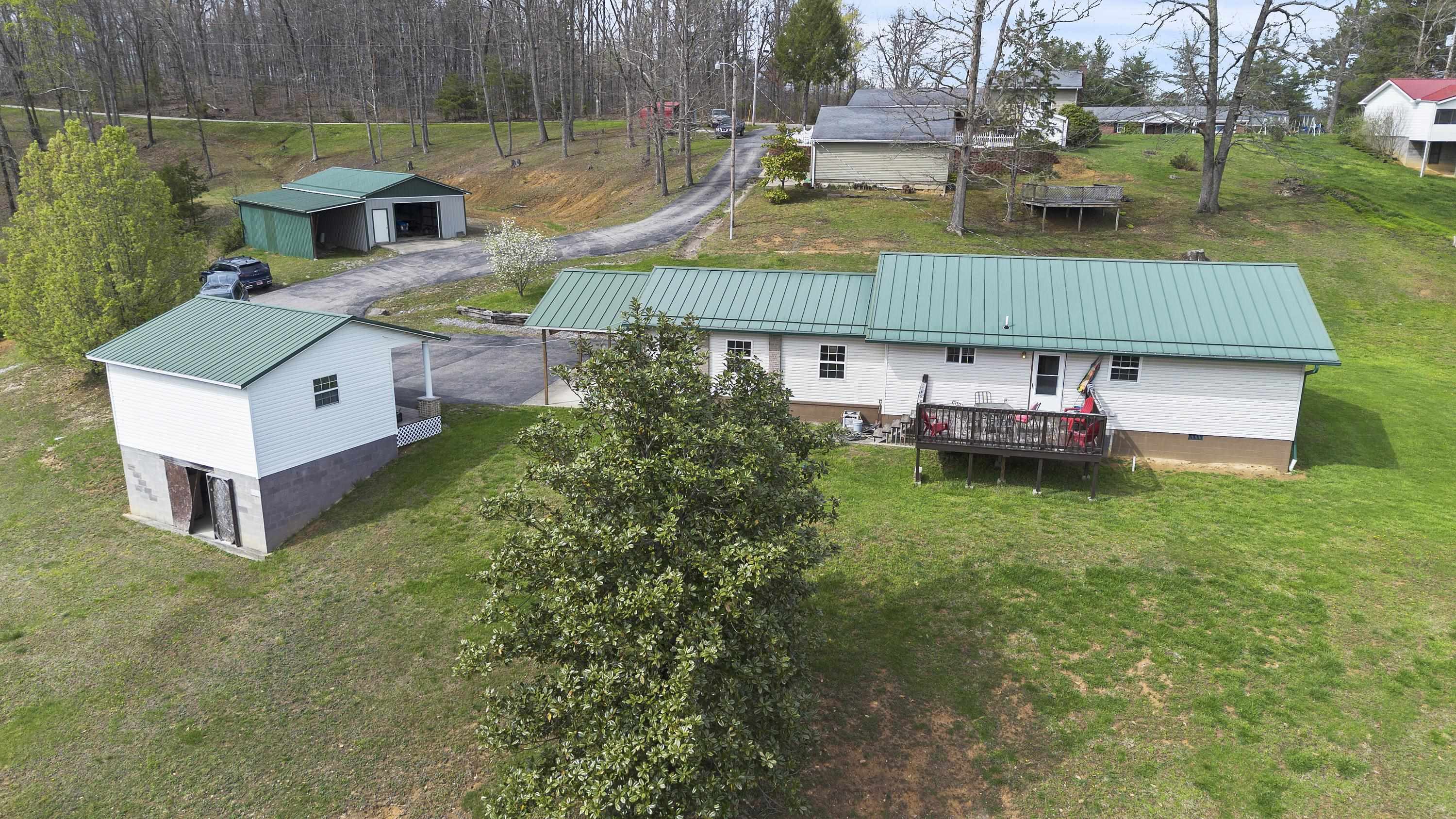 405 Broadleaf Road Louisa, KY 41230 - Photo 3 of 38