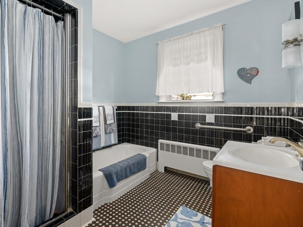 239 George Waterman Road Johnston, RI 02919 - Photo 9 of 21
