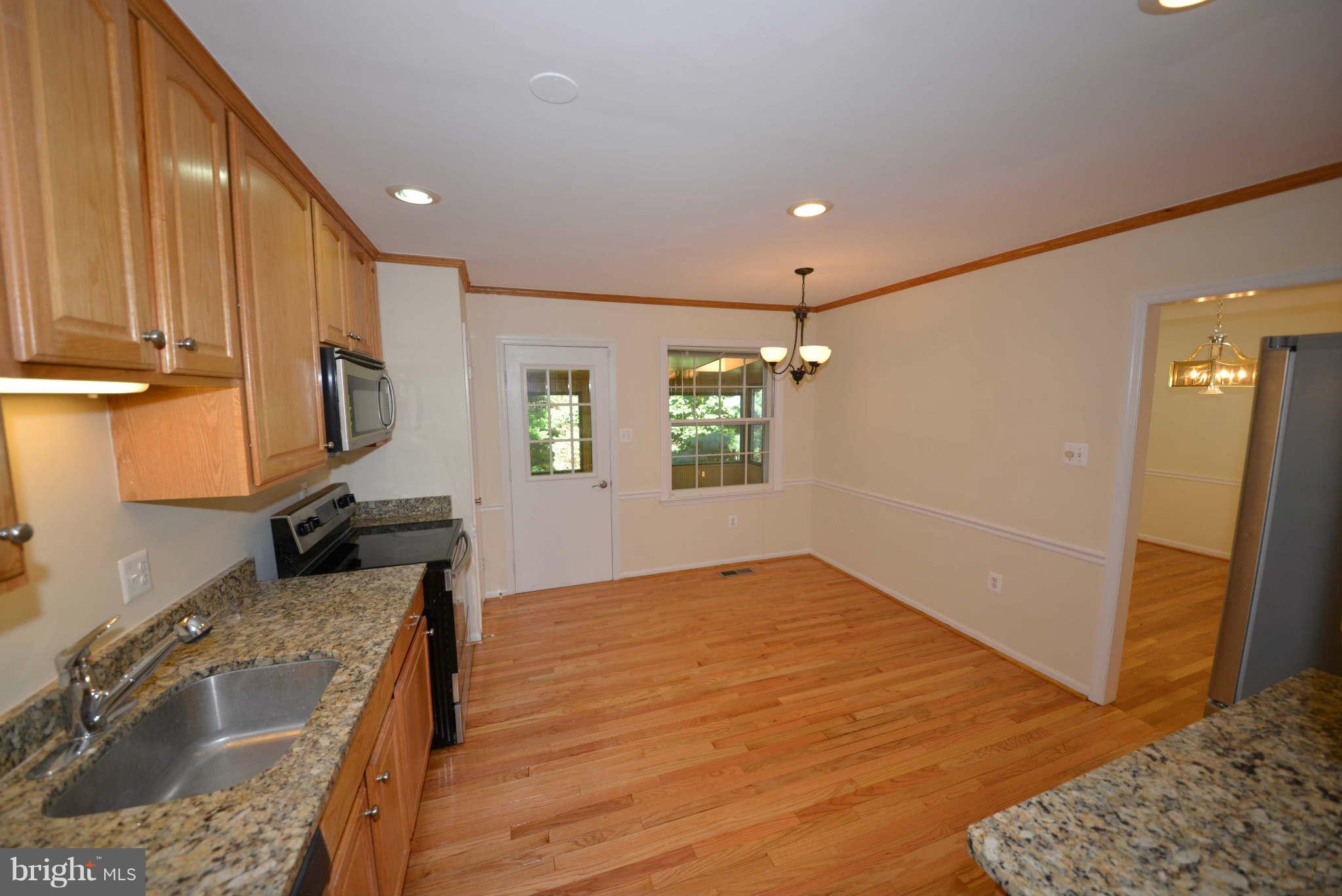 10157 Red Spruce Road Fairfax, VA 22032 - Photo 11 of 19 Kitchen