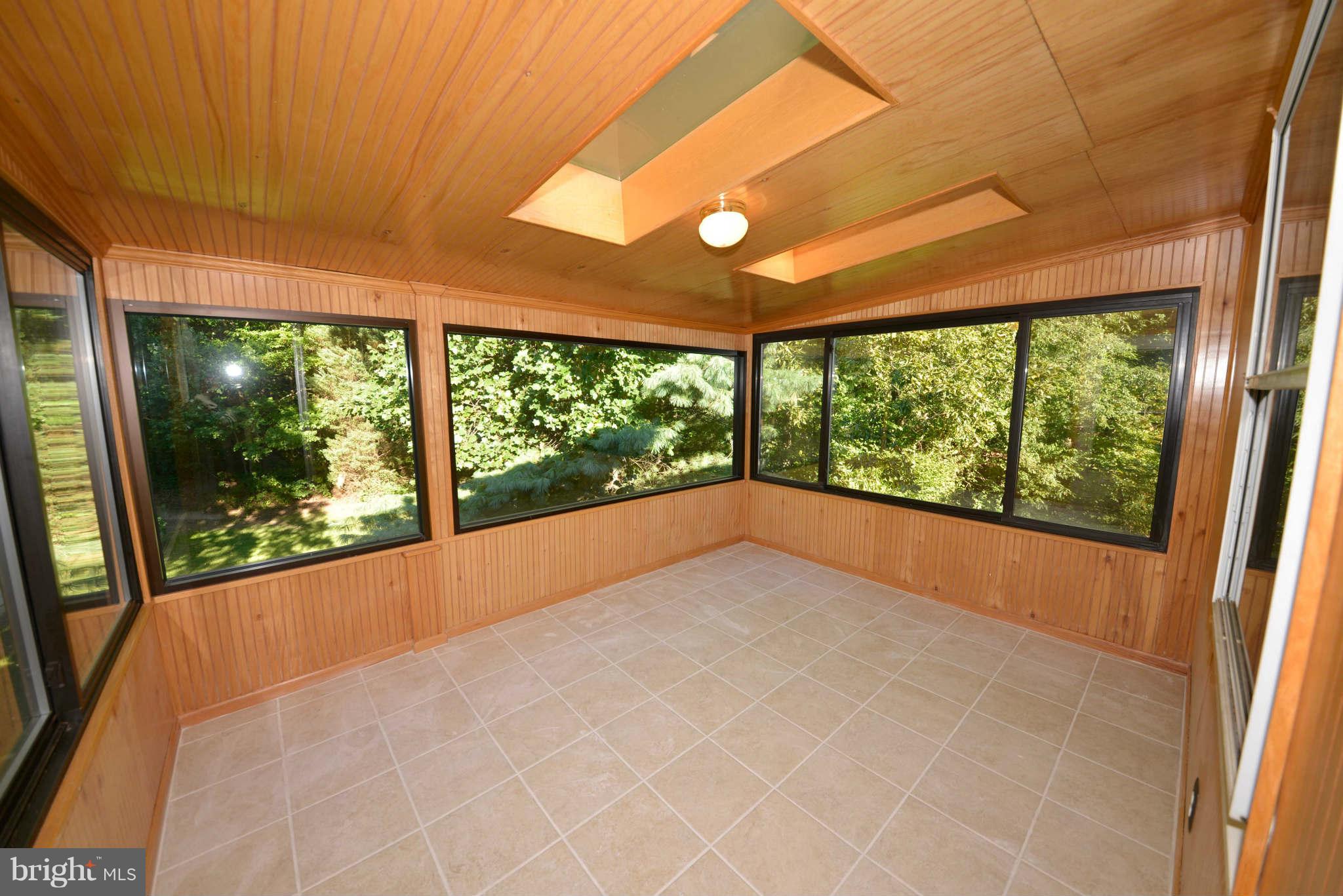 10157 Red Spruce Road Fairfax, VA 22032 - Photo 13 of 19 Interior (General)