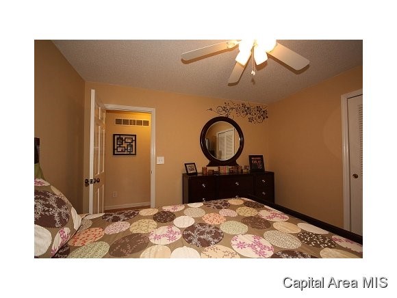 14 Bellerive Road Springfield, IL 62704 - Photo 5 of 24